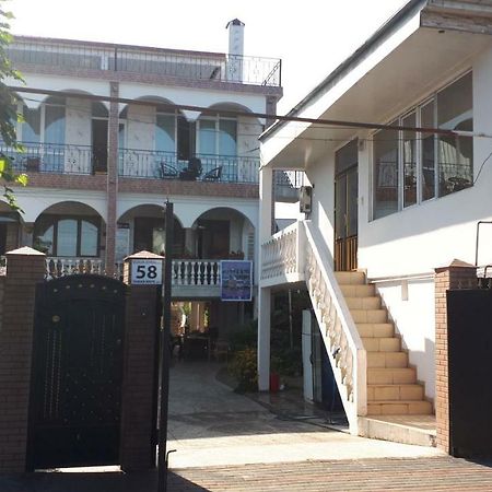 Merab House Batumi Kültér fotó