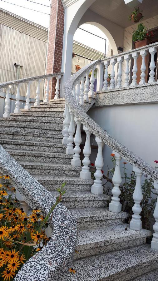 Merab House Batumi Kültér fotó