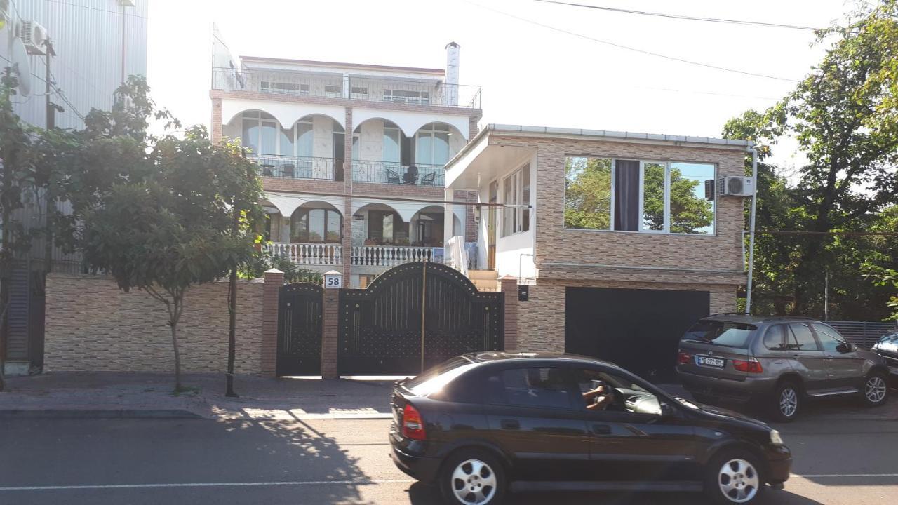 Merab House Batumi Kültér fotó