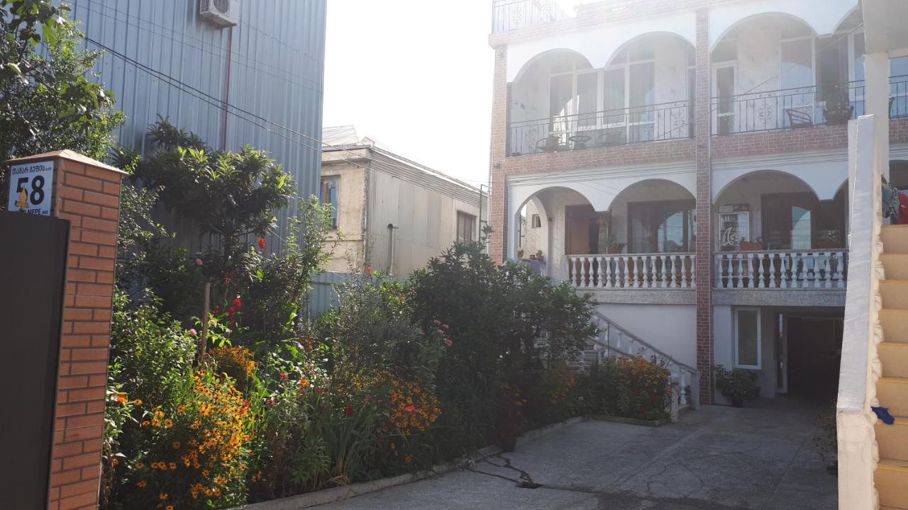 Merab House Batumi Kültér fotó